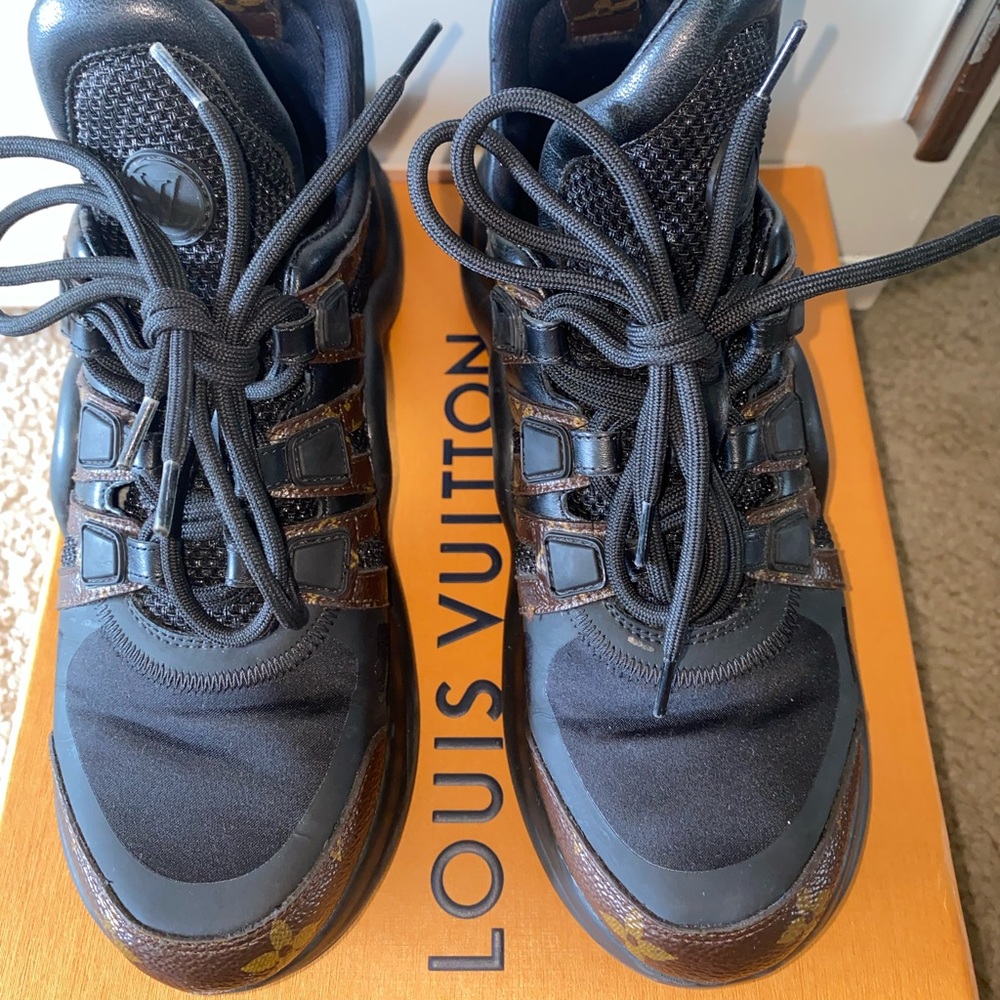 Louis Vuitton Archlight sneakers Preowned . Comfortable Fit